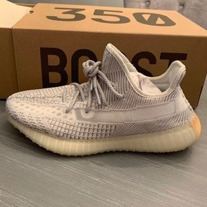 Yeezy Boost 350 V2